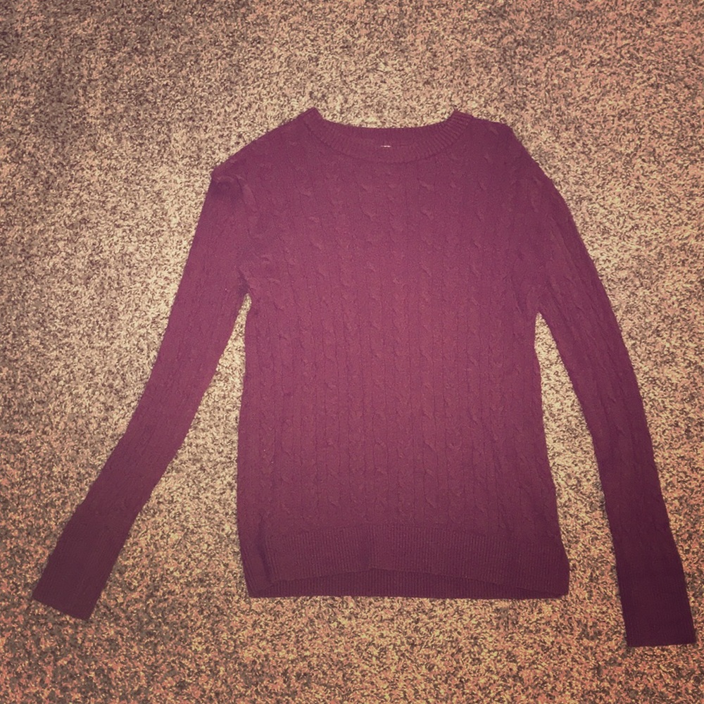 Super cute Maroon sweater
